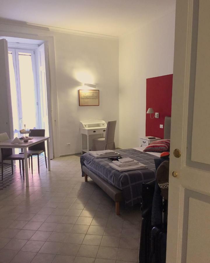 B&B Il Balconcino A Santa Chiara 나폴리 외부 사진